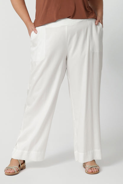 Connor Pant in White
