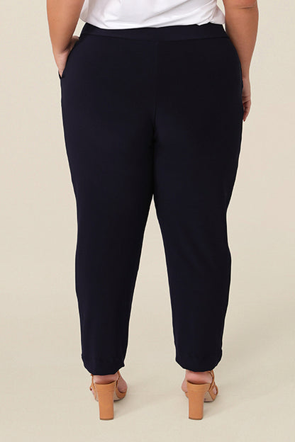 Tobie Pant in Navy