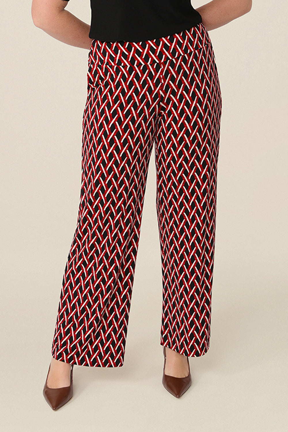 Good pants for curvy women, these geometric print pants are straight cut, wide leg trousers with a wide, pull-on waistband. Made in Australia by Australian fashion brand, Leina & Fleur shop online now in sizes 8 to 24.